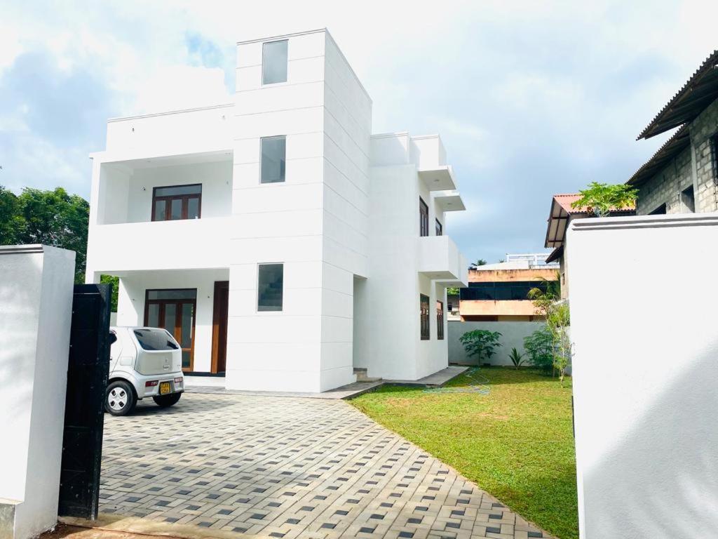Twinstop Villa Minuwangoda Luaran gambar