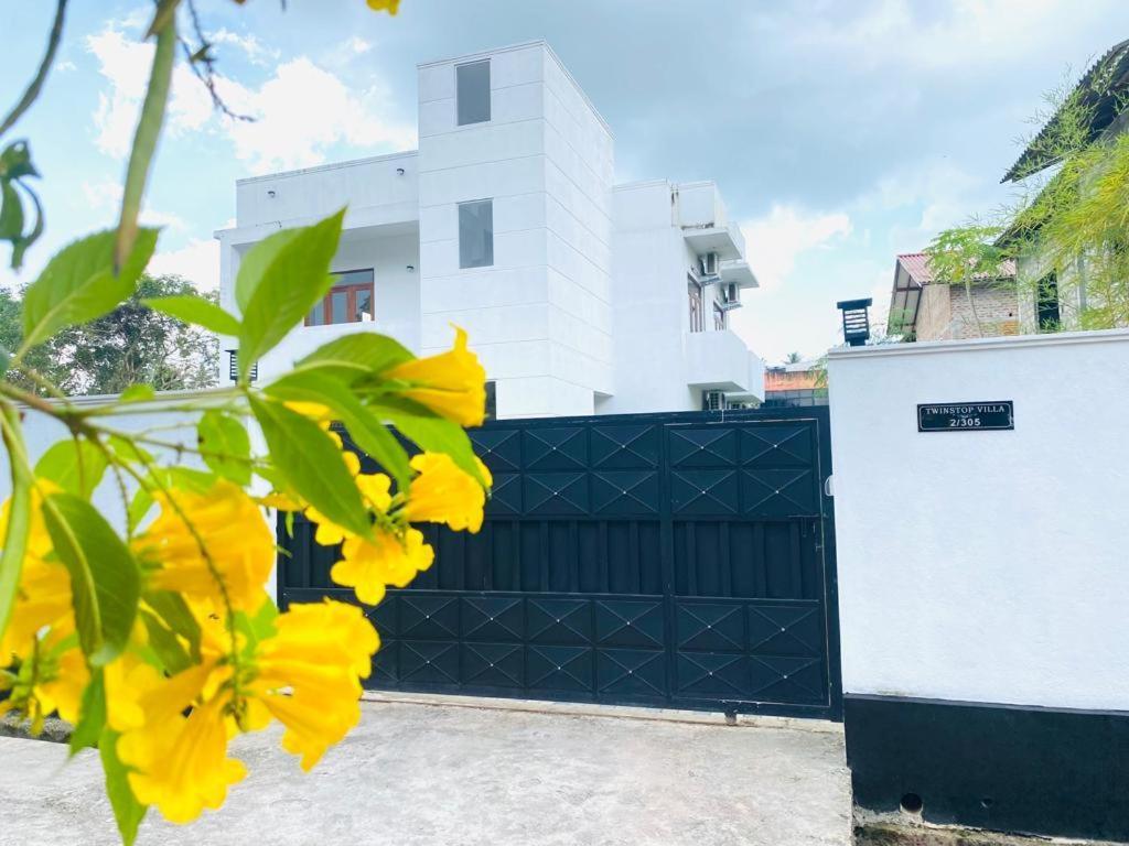 Twinstop Villa Minuwangoda Luaran gambar